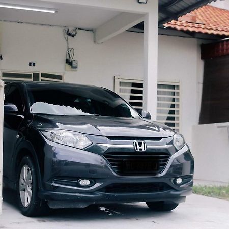 Thedaun Homestay Seri Iskandar, Perak Kültér fotó
